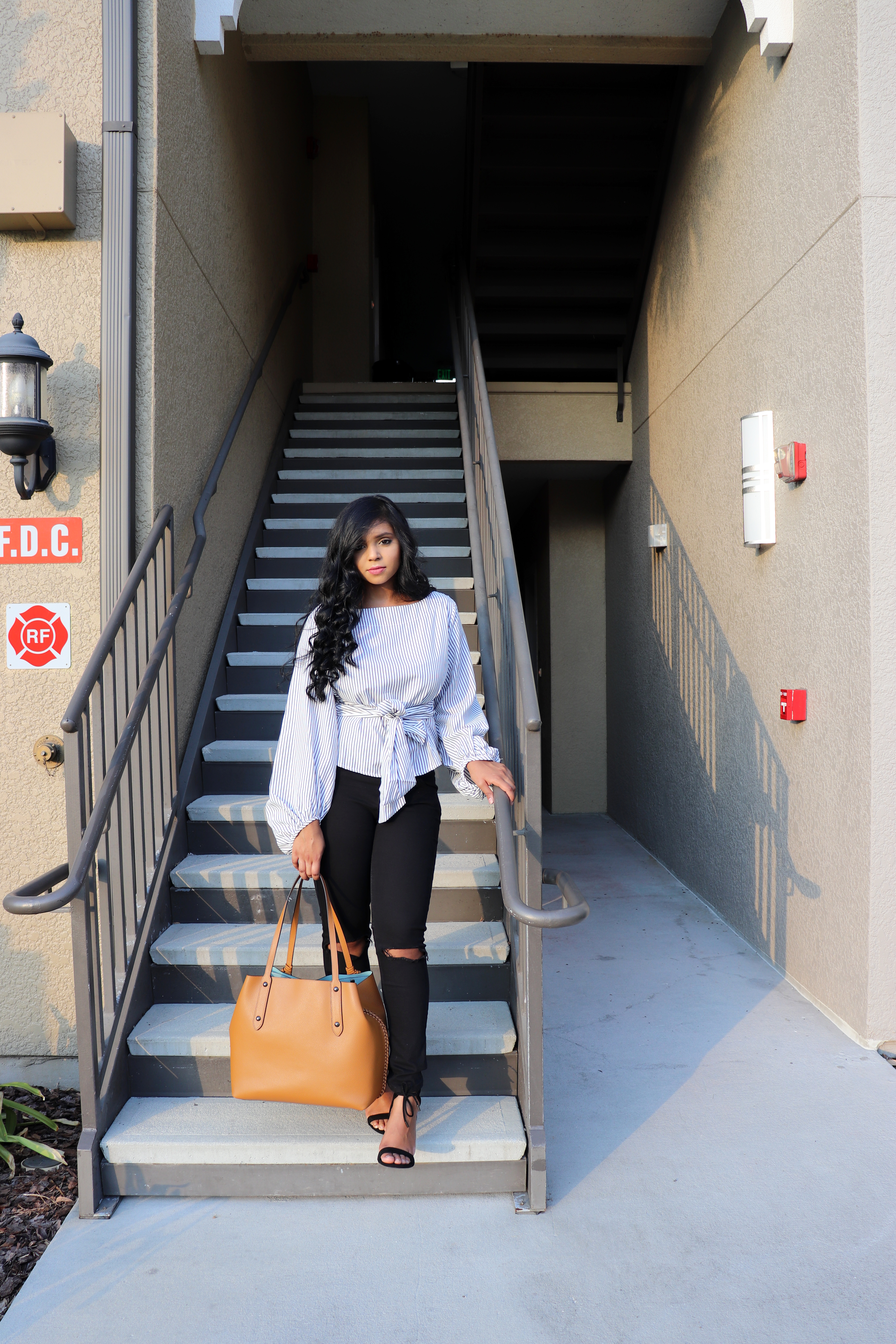 coach-tan-leather-bag