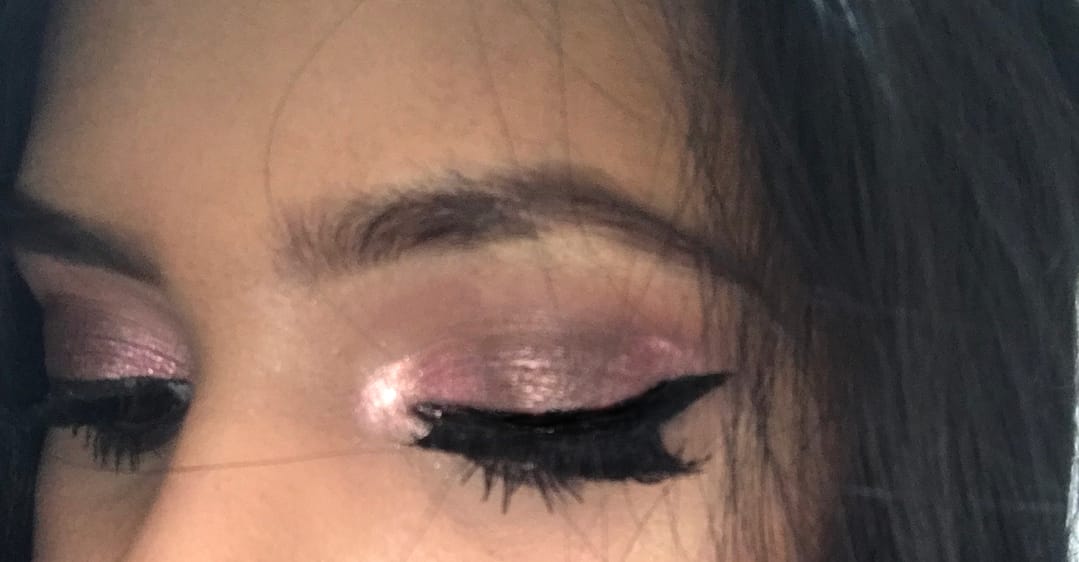 Reverse-halo-makeup