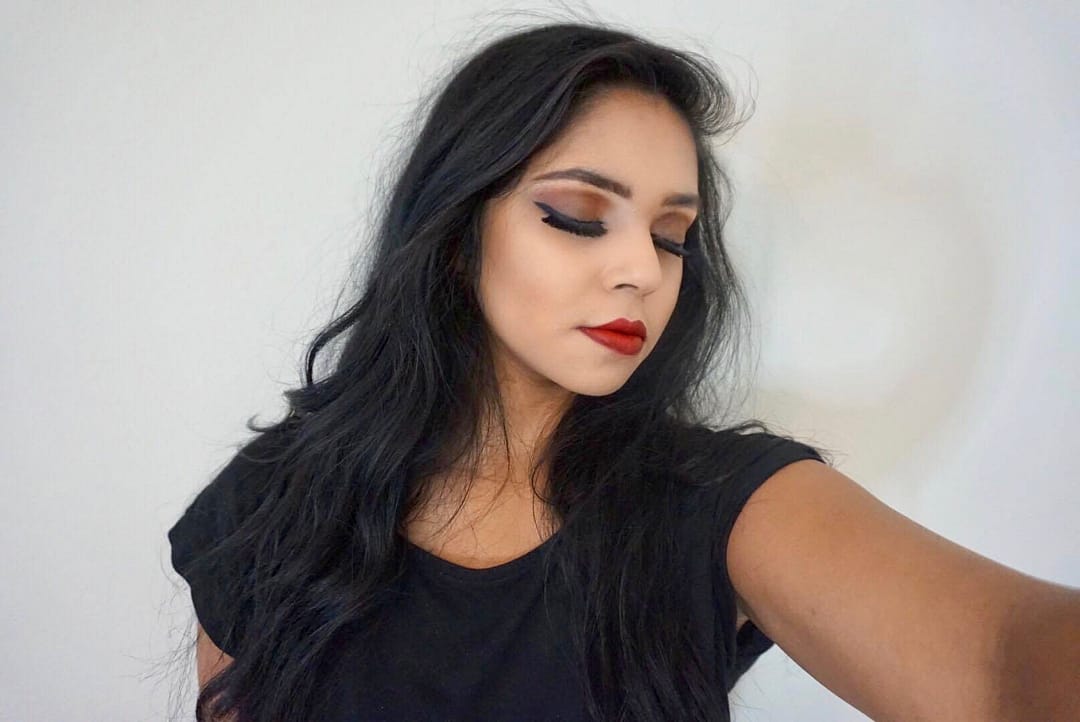 dark-makeup-red-lips