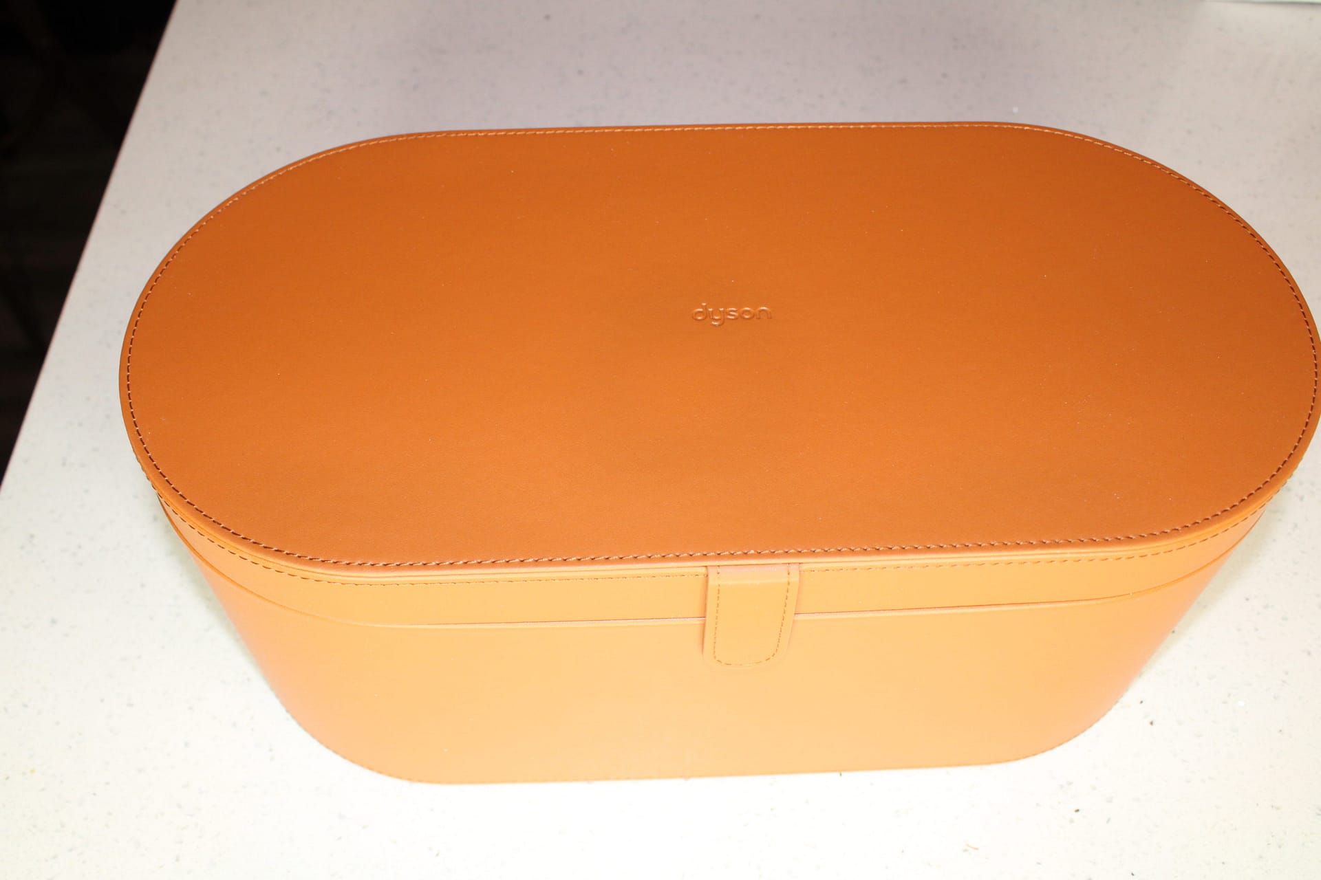 dyson-storage-tan